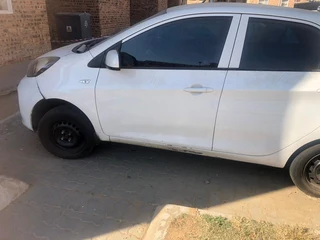 Kia Picanto 2016 model with G3LA engine stripping for spares CODE 2