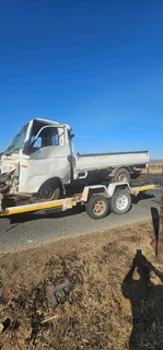 Hyundai H100 D4bb 2.6 with D4BB engine stripping for spares  Code 3