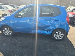 Hyundai i10 2011 model with G4LA engine and Automatic gearbox  stripping for spares Code 2