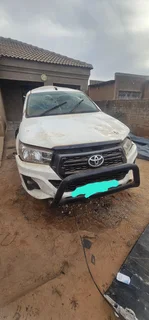 Toyota Hilux 2.4 GD6 2019 model 4x2 auto stripping for spares code 2