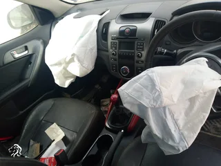 Kia Cerato 2.0 2014 model with G4kd engine stripping for spares code 4