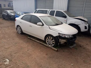 Kia Cerato 2.0 2014 model with G4kd engine stripping for spares code 4