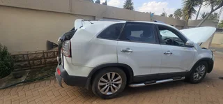 Kia Sorento 2.2CRDI 2010 model with D4HB engine and Auto gearbox stripping for spares code 2