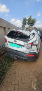 Kia Sorento 2.2CRDI 2010 model with D4HB engine and Auto gearbox stripping for spares code 2