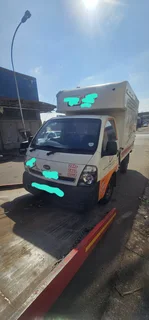 Kia 2.7 Workhorse 2014 model with J2 Engine stripping for spares code 2 or selling complete as is.