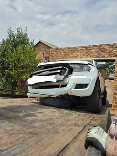 Ford ranger T7 2.2 2018 model with Q2JL engine stripping for spares code 2