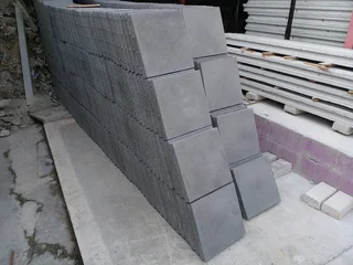 Vastrap and rockface paving slabs