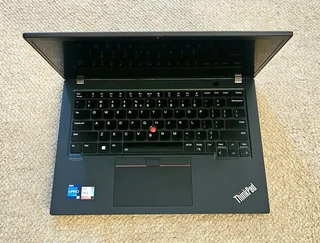 12th Gen Lenovo ThinkPad T14s core i7 (TOUCHSCREEN)