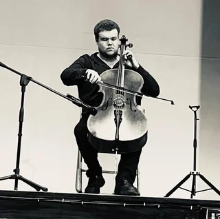 Violin/flute/ piano and cello lessons available