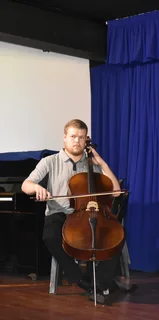 Violin/flute/ piano and cello lessons available