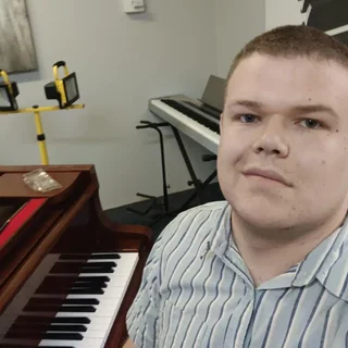 Violin/flute/ piano and cello lessons available