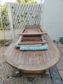 Garden table and 2 chairs