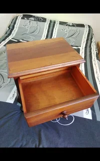 Stunning Vintage Queen Anne Style Small Table with Drawer Beautiful Table