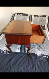 Stunning Vintage Queen Anne Style Small Table with Drawer Beautiful Table