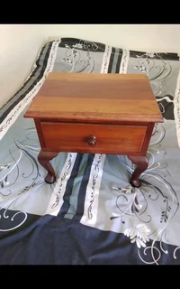 Stunning Vintage Queen Anne Style Small Table with Drawer Beautiful Table