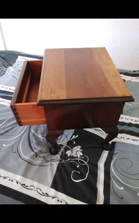 Stunning Vintage Queen Anne Style Small Table with Drawer Beautiful Table