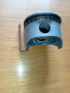 1980/85 Mazda 1500 FWD pistons