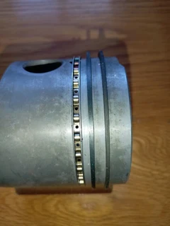 Original Ford Kent 1600 pistons/rings/gudgeon pins