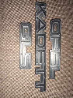 Opel kadett badges