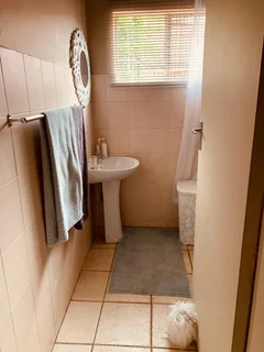 Bachelor flat to let (Unlimited free Wifi)