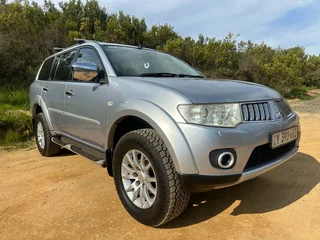 2013 Mitsubishi Pajero Sport 3.2 litre 4 x 4 Manual