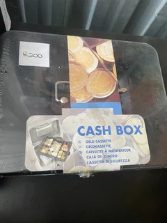 Cash box