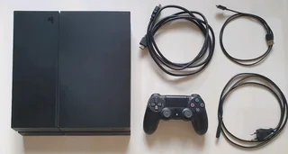 PS4 PlayStation 800 Gb Console plus NEW genuine controller - Price Reduced!!