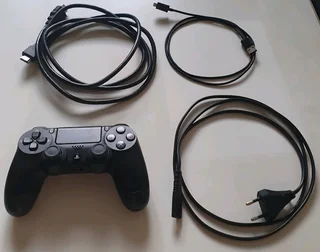 PS4 PlayStation 800 Gb Console plus NEW genuine controller - Price Reduced!!