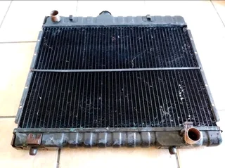 Mercedes W 123 second hand original radiotor for sale