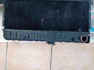 Mercedes W 123 second hand original radiotor for sale