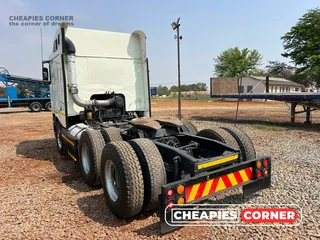 ● Save Big When You Buy This 2010 - International 9800i ●