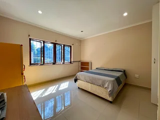 Beachwood, Durban North - ALL INCL - Hotel Like Living Fully Serviced Room and En suite Bathroom