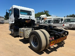 2008 NISSAN UD460 4X2 T/T