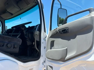 2008 NISSAN UD460 4X2 T/T