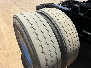 2008 NISSAN UD460 4X2 T/T