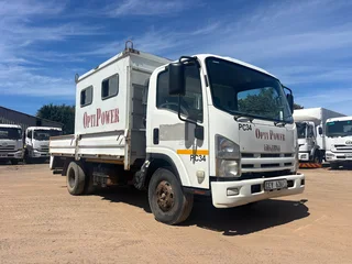 2014 Isuzu Npr300 Dropside Personnel Carrier