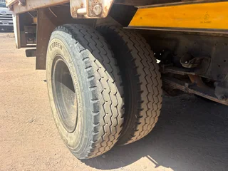 2014 ISUZU NPR300 DROPSIDE PERSONNEL CARRIER