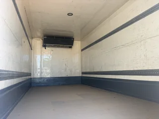 2013 FUSO FE7-136 REEFER