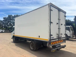 2013 FUSO FE7-136 REEFER