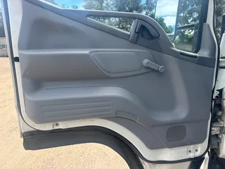 2013 FUSO FE7-136 REEFER