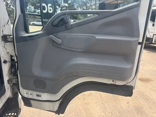 2013 FUSO FE7-136 REEFER