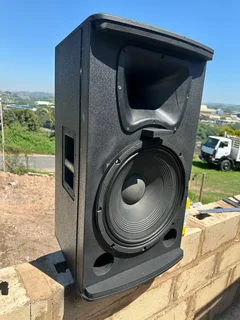 Qualified cabinet maker to build speaker boxes