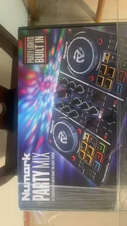 Numark party mix DJ controller with built in light show