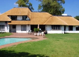 Thatch  roofs repairs  and removals