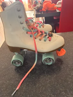 New roller skates excellent condition