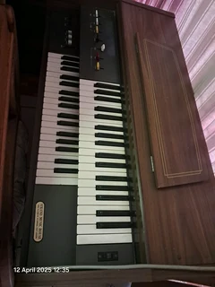 Vintage organ for sale