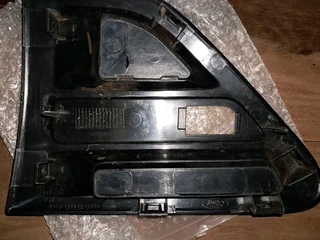 New OEM Ford Ranger T6 fender grill X 1