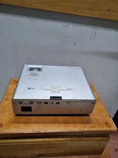 Lg DS125 Projector.