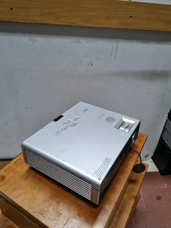 Lg DS125 Projector.