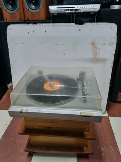 Akai AP-B110 Turntable. Made in Japan.